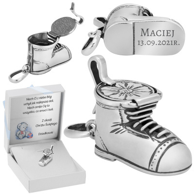 pudełko z niebieską kokardką